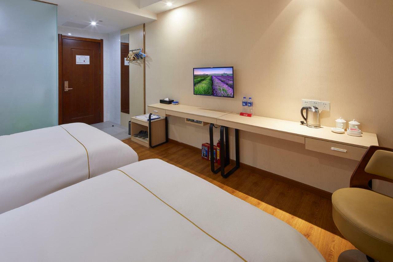 Insail Hotels Airport Road Гуанджоу Екстериор снимка