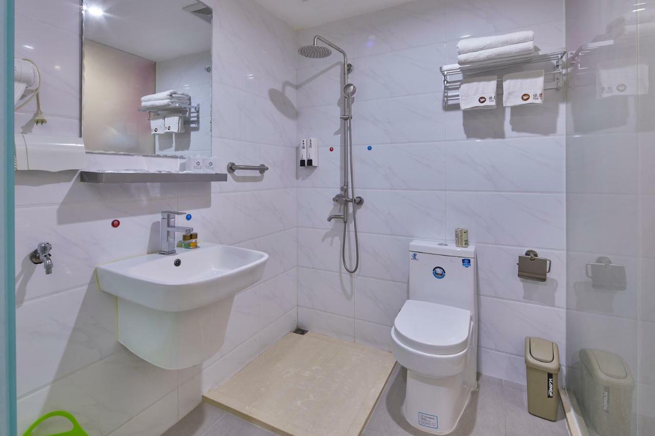 Insail Hotels Airport Road Гуанджоу Екстериор снимка
