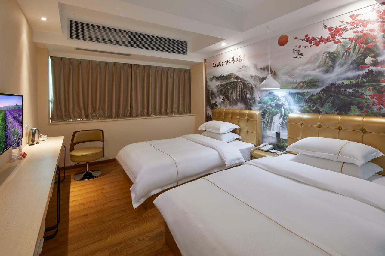 Insail Hotels Airport Road Гуанджоу Екстериор снимка