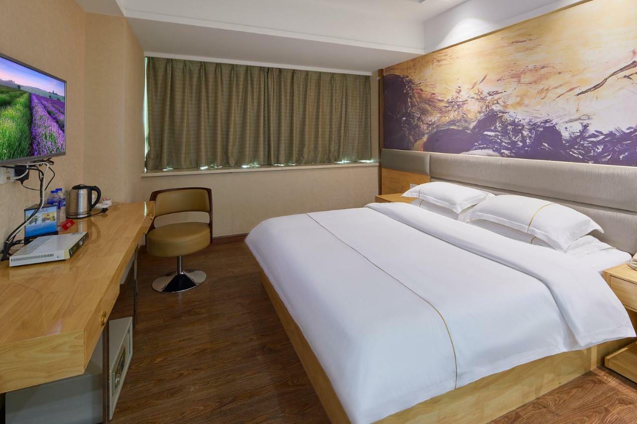 Insail Hotels Airport Road Гуанджоу Екстериор снимка