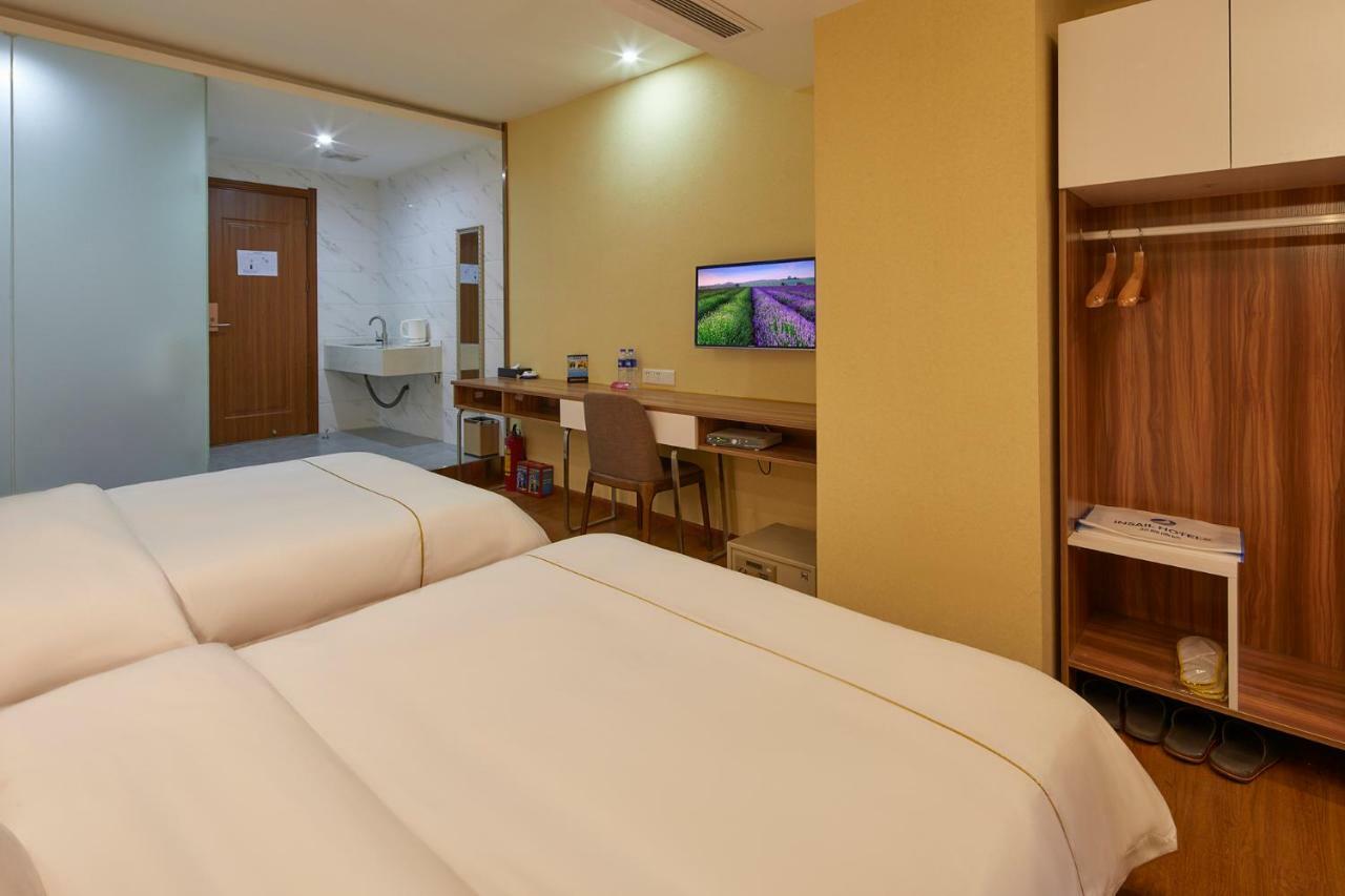 Insail Hotels Airport Road Гуанджоу Екстериор снимка