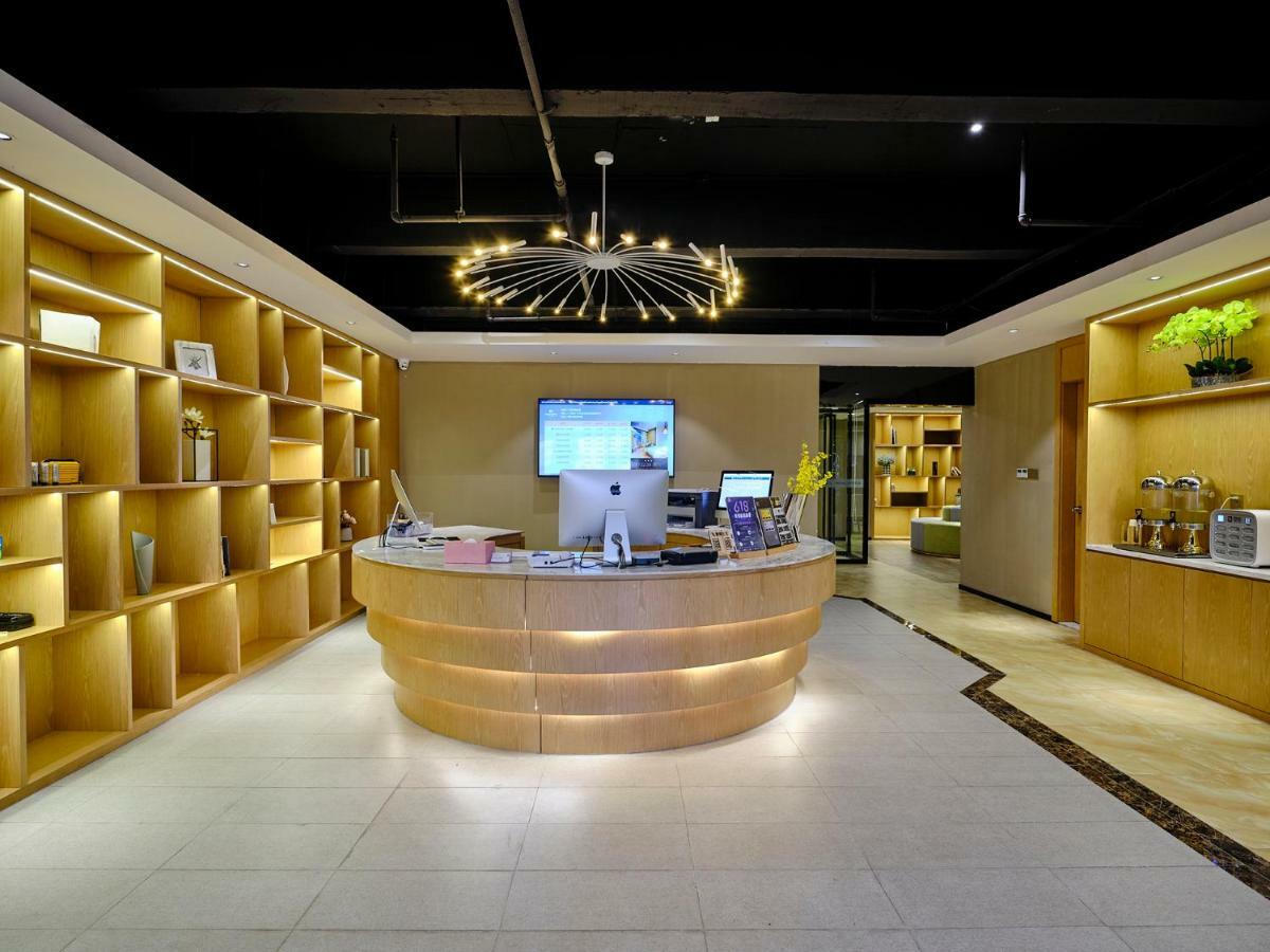 Insail Hotels Airport Road Гуанджоу Екстериор снимка